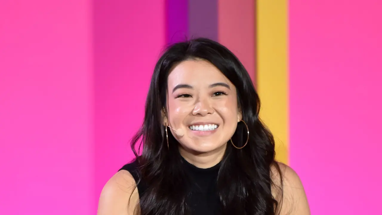 Vivian Tu’s Rise The Finance Star Ruling TikTok | Ongoing Now 24 Social Soptlight