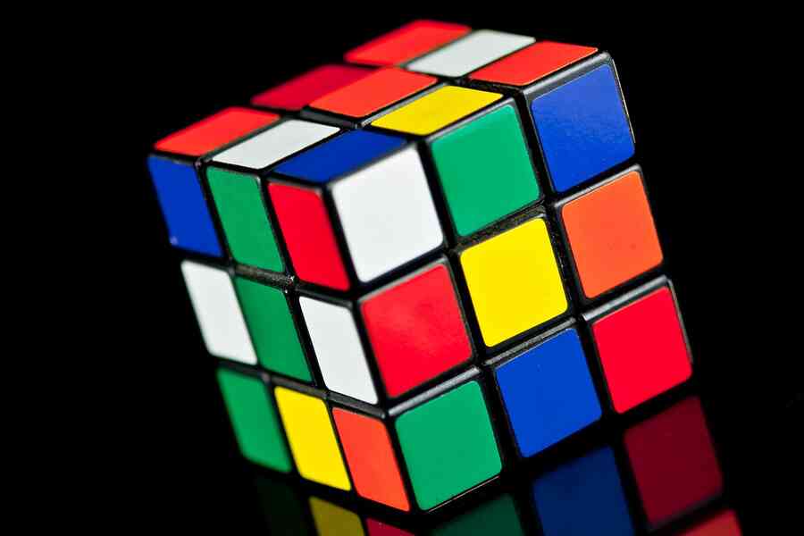 Cube-Solving Robot Soars Past Blink in Record Leap!