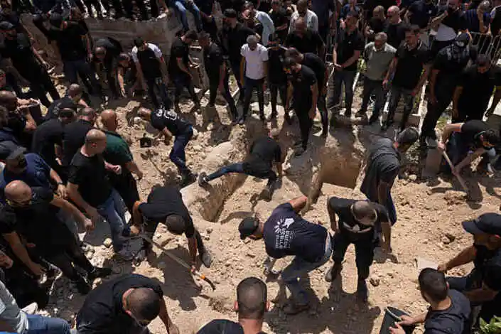Crisis Unfolds Israel-Iran War Ignites Global Politics | OngoingNow24.com